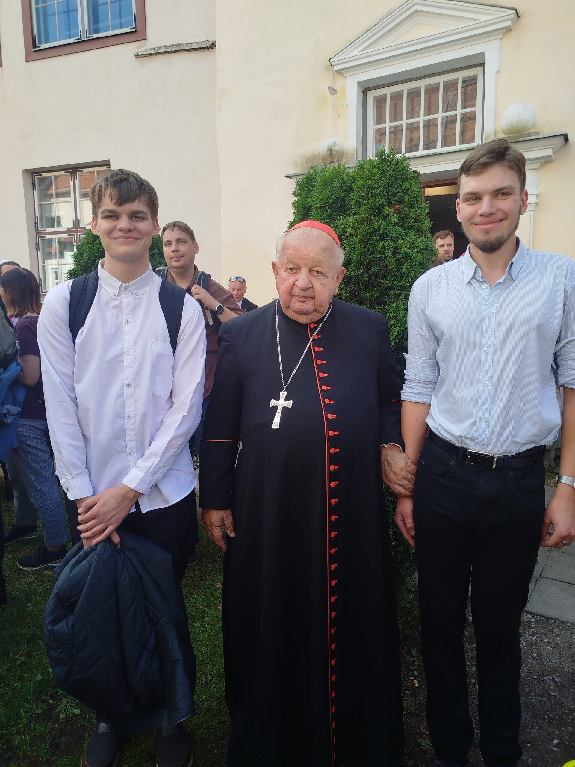 Pärnu-Viljandi katoliiklased peapiiskop Profittlichi õndsakskuulutamise Missal